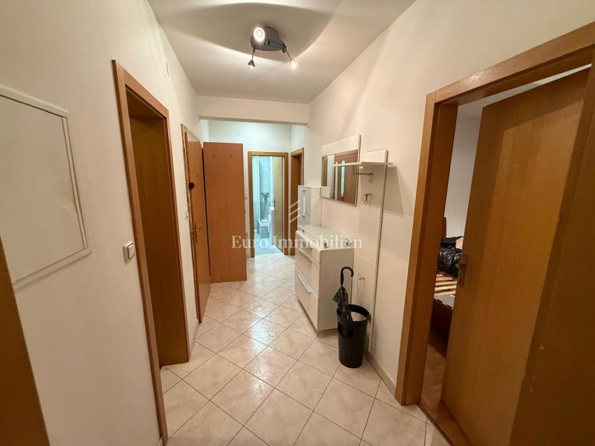 Crikvenica – appartamento spazioso en zona tranquilla, 550 m dal mare