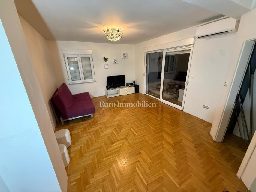 Crikvenica – appartamento spazioso en zona tranquilla, 550 m dal mare