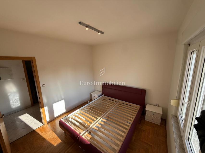 Crikvenica – appartamento spazioso en zona tranquilla, 550 m dal mare