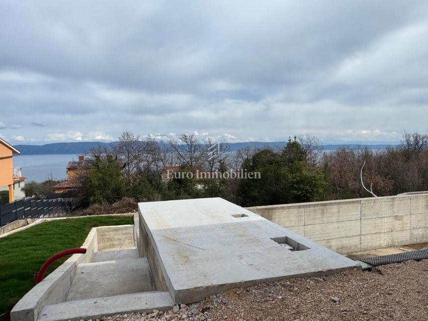 Villa with a beautiful view of the sea, under construction