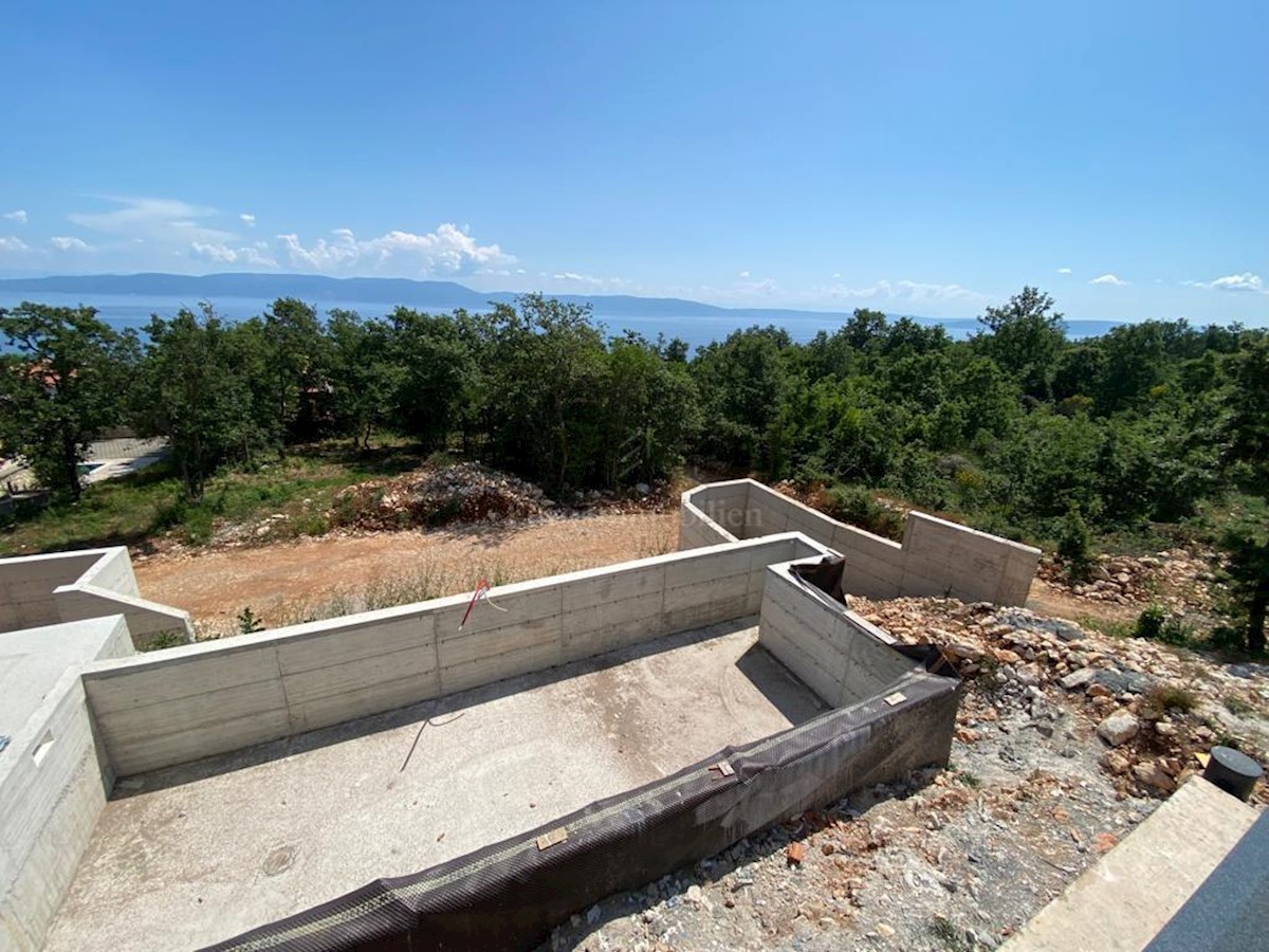 Villa with a beautiful view of the sea, under construction