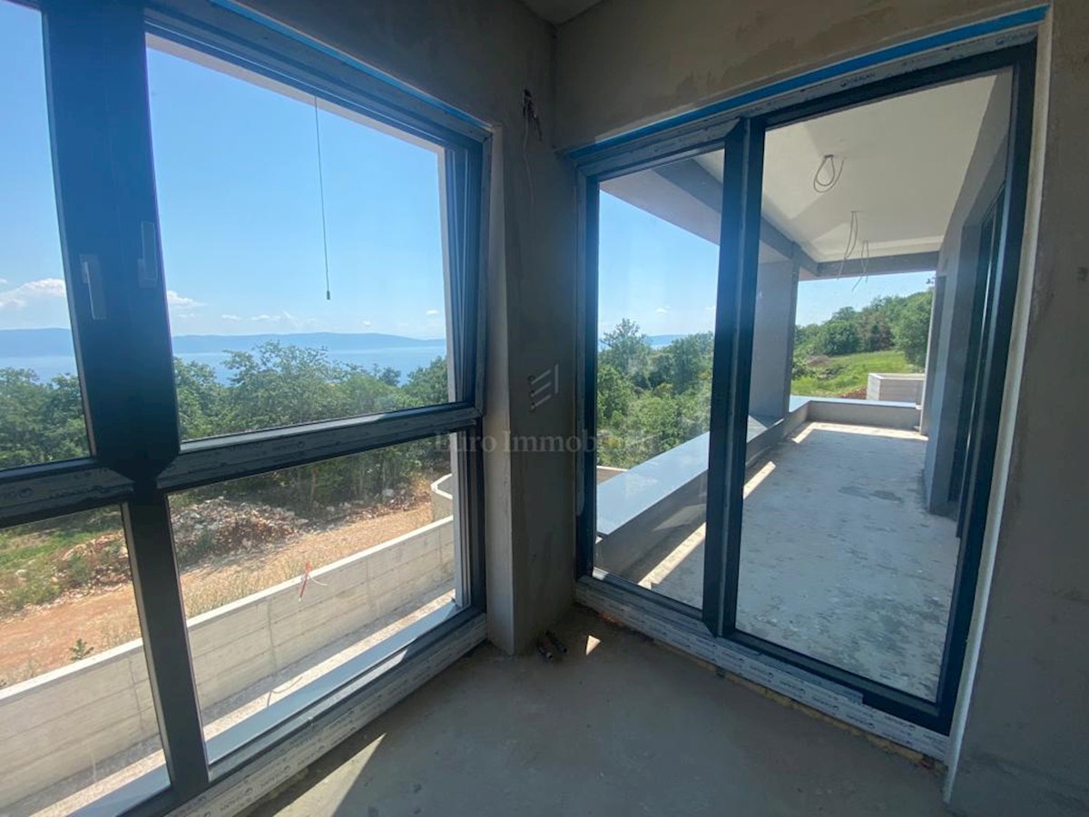 Villa with a beautiful view of the sea, under construction