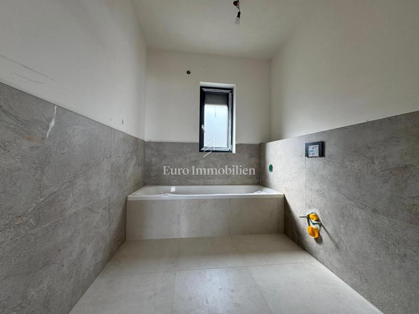 Villa with a beautiful view of the sea, under construction