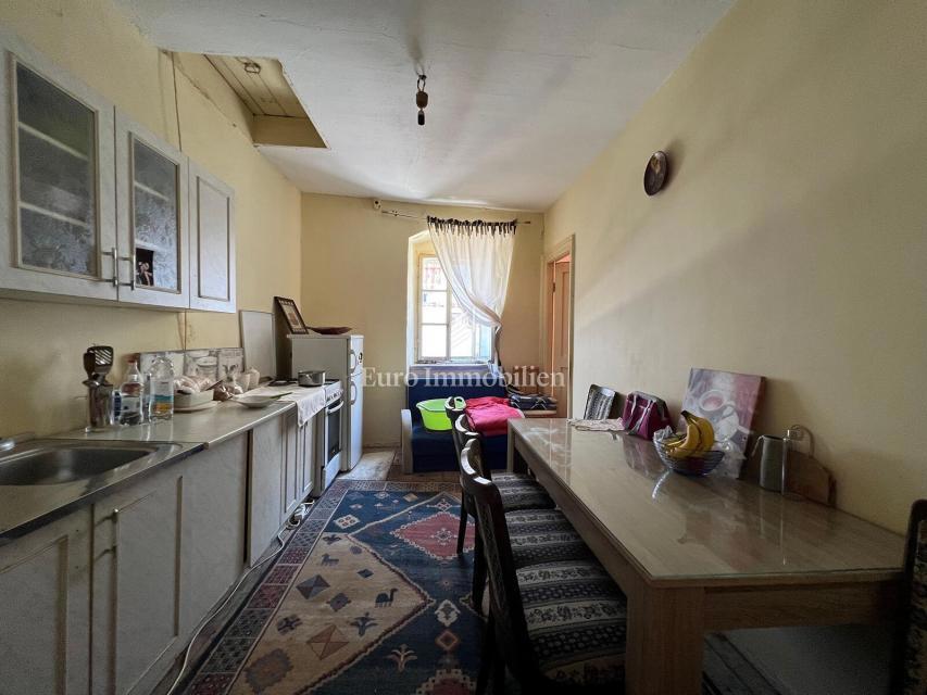 Semi-detached old stone house in the very center of Makarska