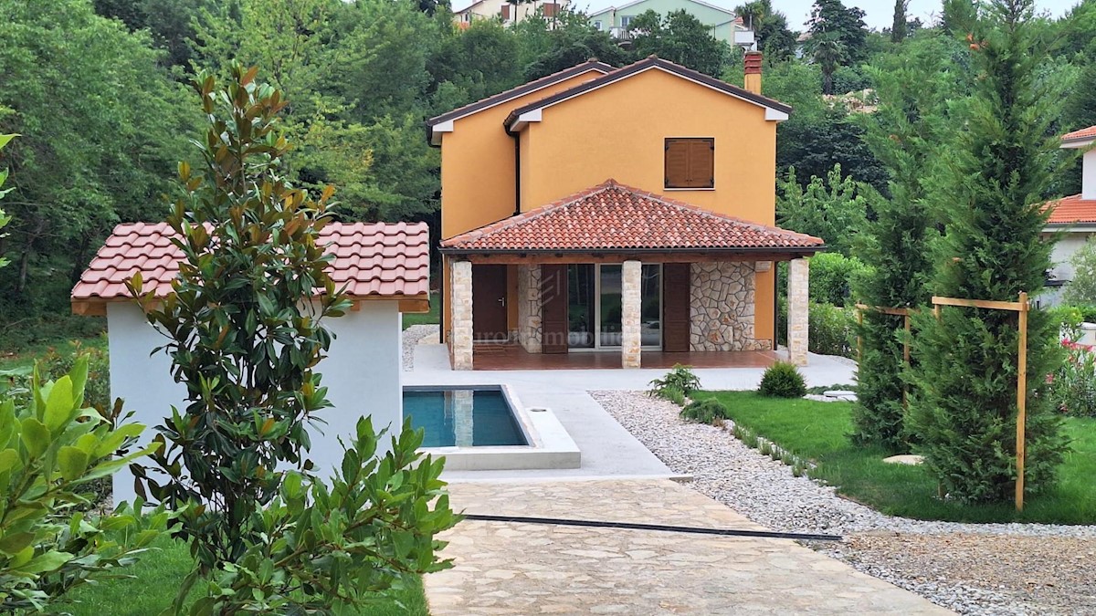 Detached house in a quiet location