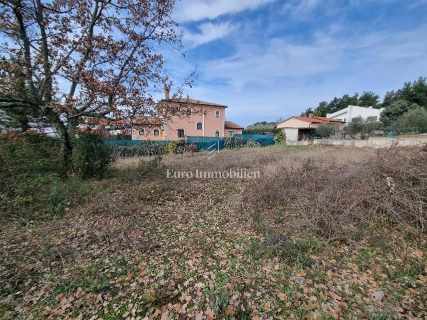 Terreno edificabile in una posizione tranquilla