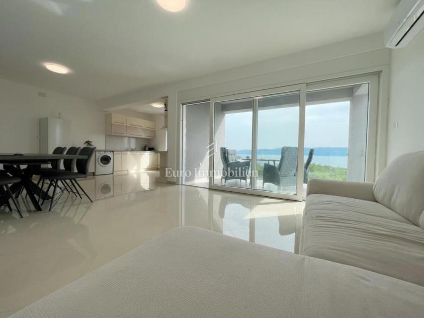 Apartment in a TOP location near the sea and with a sea view