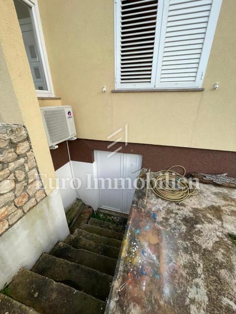 Apartment on the first floor of a residential building, Plovanija - Zadar