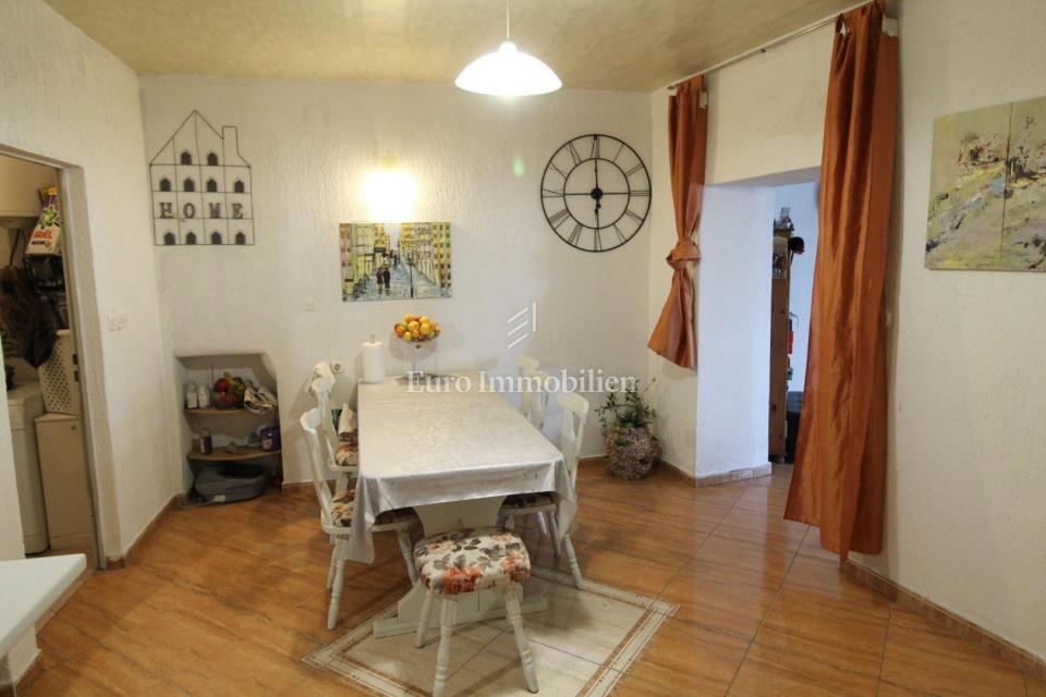 House with 3 apartments, parking and office space, Kastav