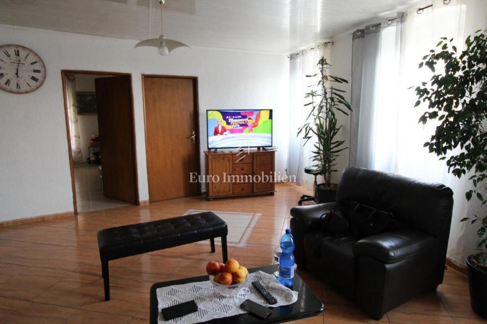 House with 3 apartments, parking and office space, Kastav