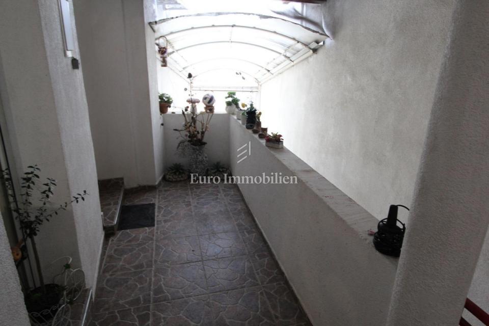 House with 3 apartments, parking and office space, Kastav