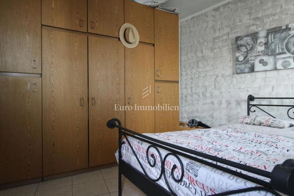 House with 3 apartments, parking and office space, Kastav