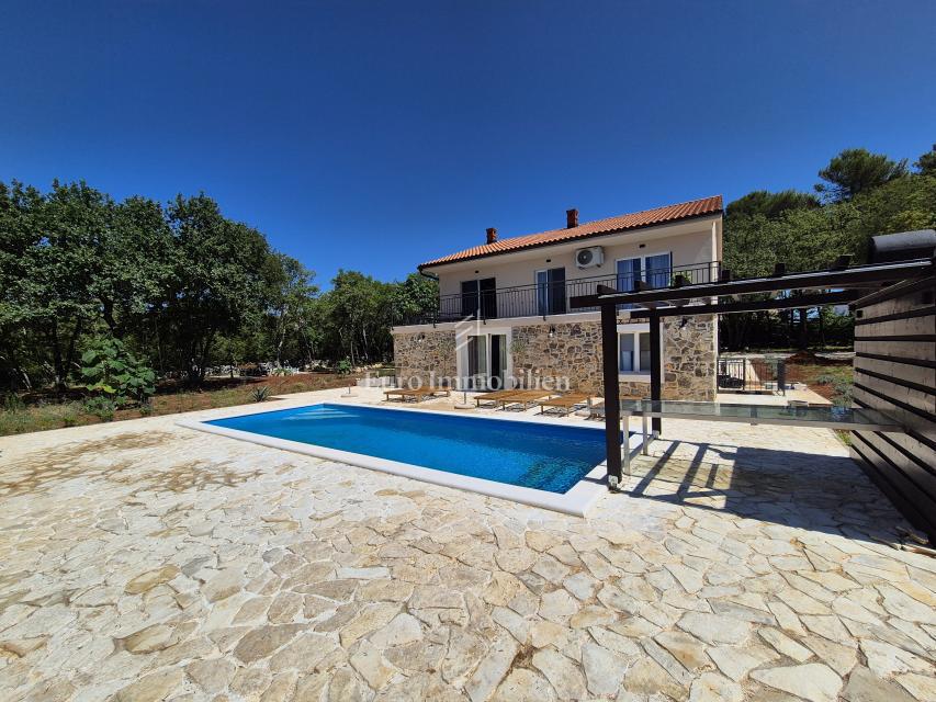 House with a pool under renovation, island of Krk