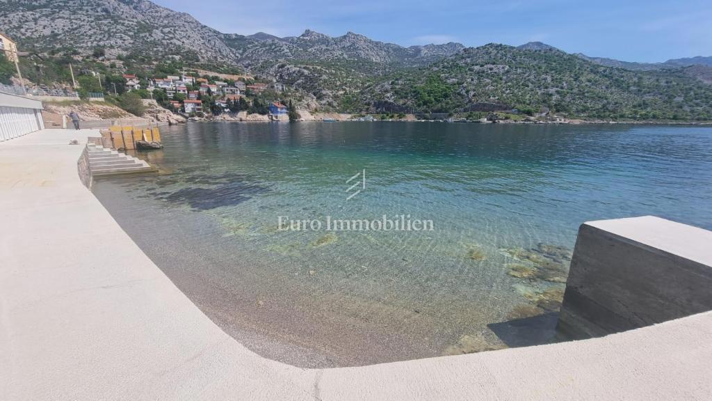 Karlobag, casa vicino al mare