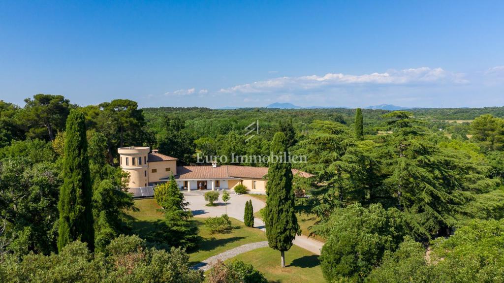 Marcana - villa di lusso con torre