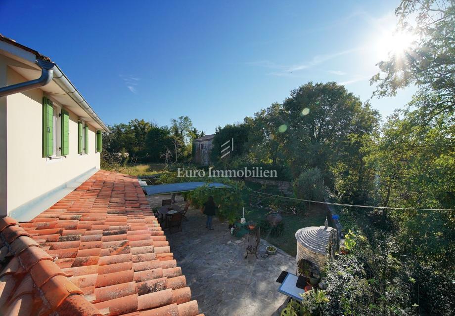 Casa in pietra con giardino - dintorni di Gimino