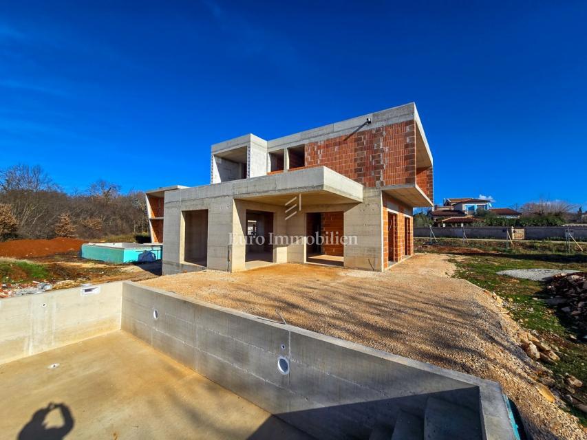 Zona Parenzo - villa con piscina in costruzione