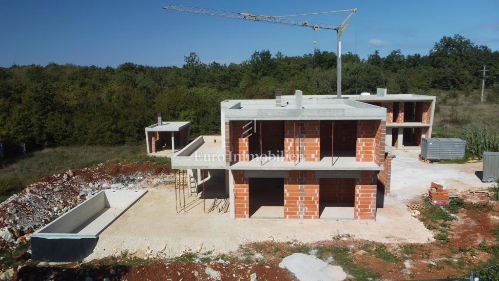 Zona Parenzo - villa con piscina in costruzione