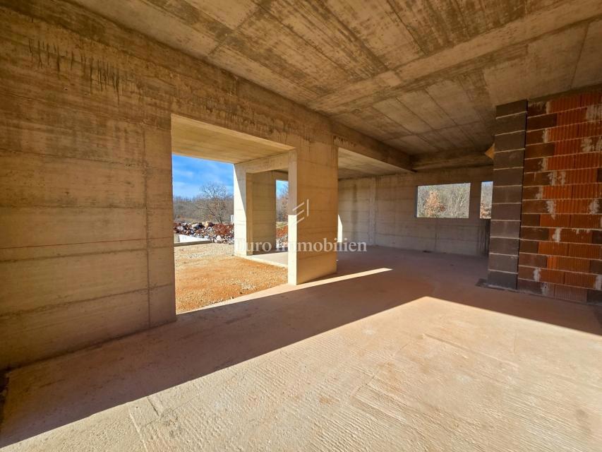 Zona Parenzo - villa con piscina in costruzione