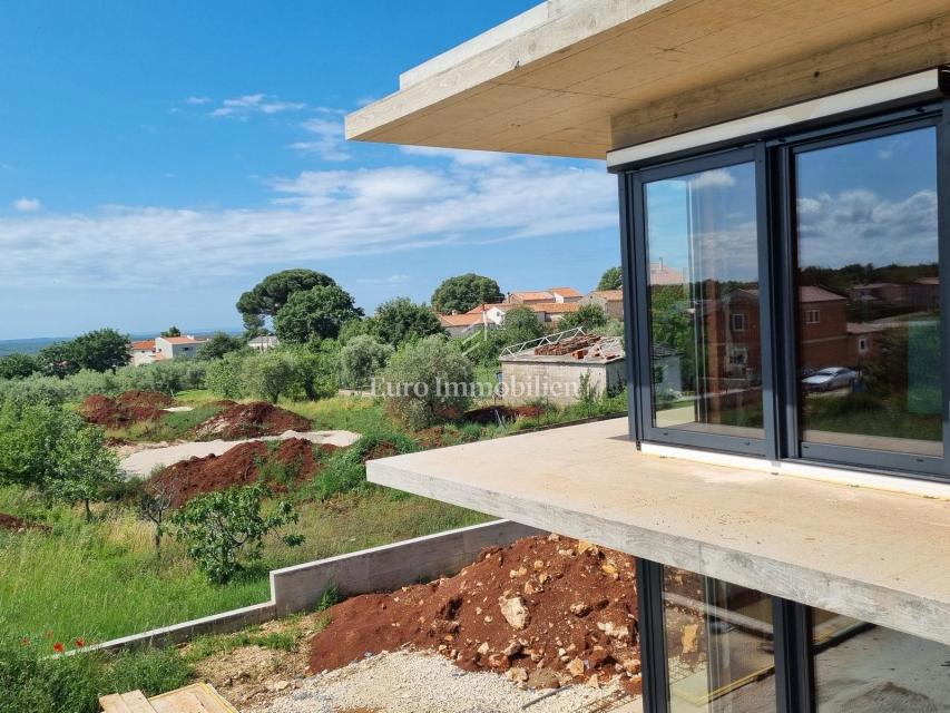 DINTORNI DI PARENZO - bellissima villa con piscina, a 8 km dal mare