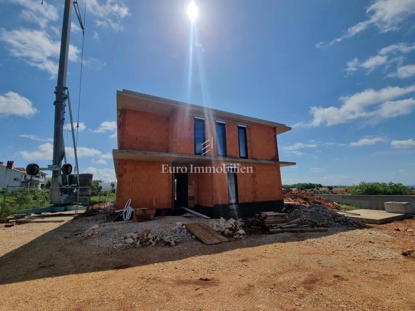 DINTORNI DI PARENZO - bellissima villa con piscina, a 8 km dal mare