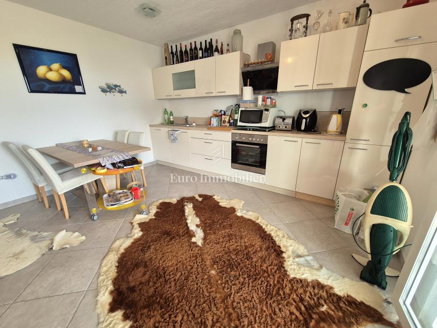 Piano di una casa bifamiliare vicino alla spiaggia