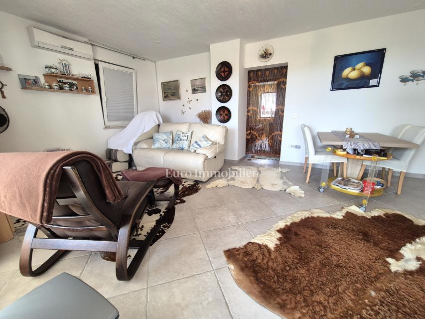 Piano di una casa bifamiliare vicino alla spiaggia