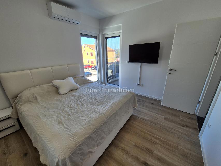 Malinska, nuova arredata con piscina