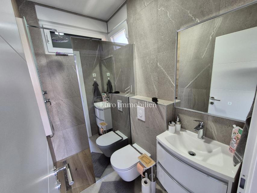 Malinska, nuova arredata con piscina