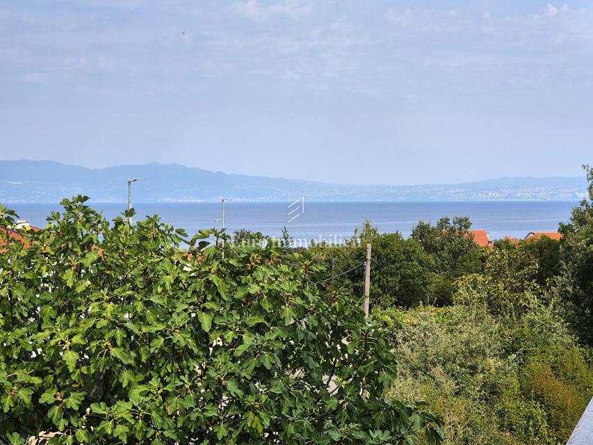 Confortevole appartamento con vista sul mare