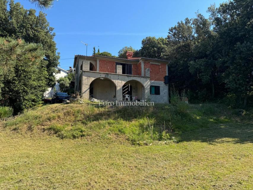 ISTRIA, ALBONA! Casa in Roh-Bau, bella posizione