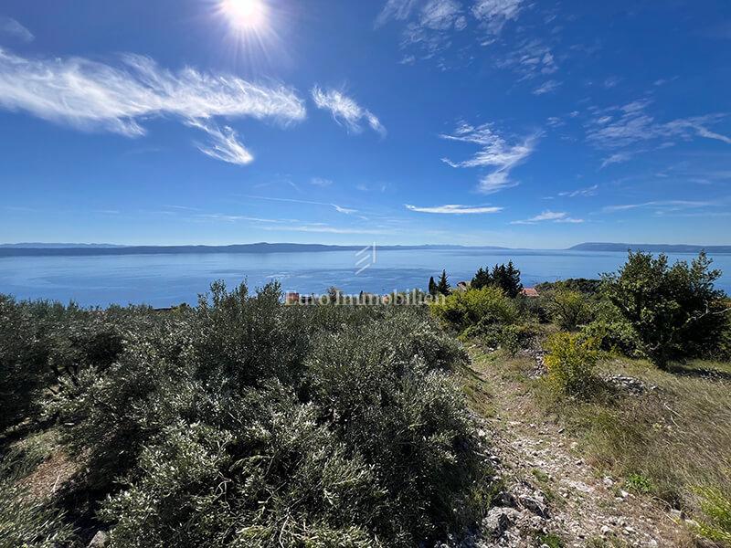 Terreno edificabile con vista mare