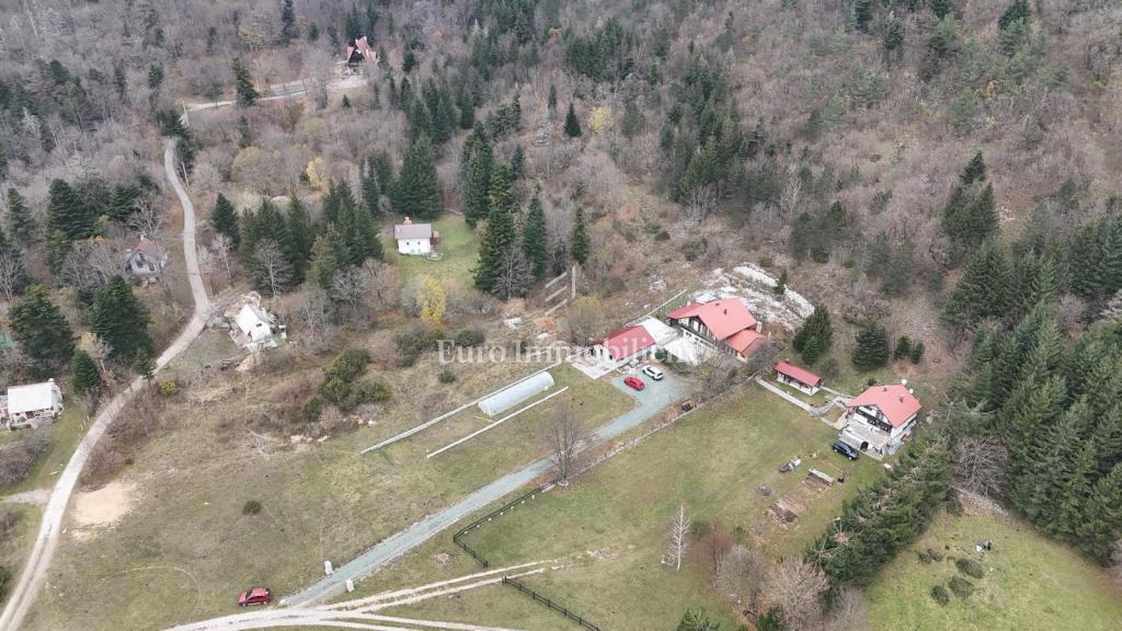 Lukovo, casa con ampio giardino in una posizione idilliaca