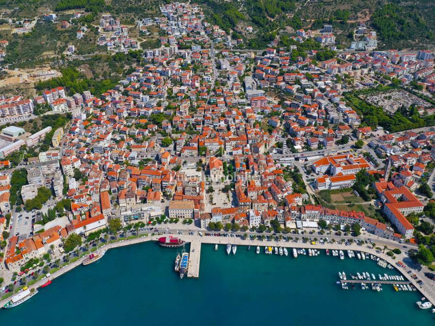 Makarska - appartamento nel centro, 1a fila dal mare