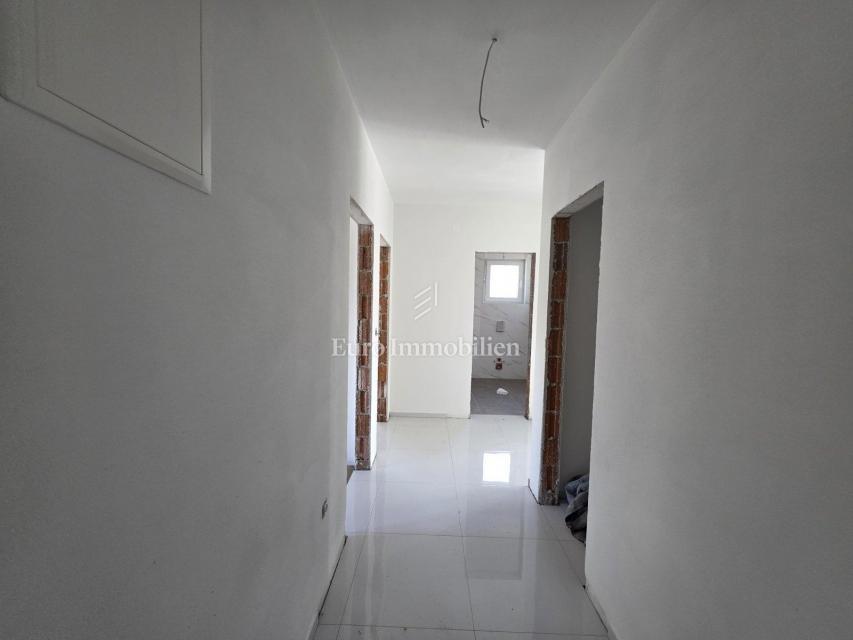 Novi Vinodolski - nuovo appartamento, 1° piano