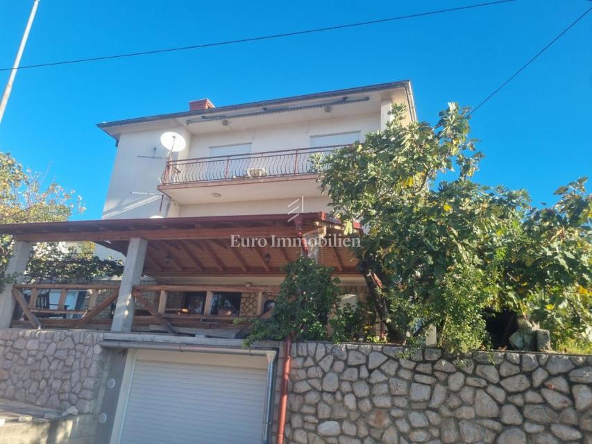 Una bella casa con vista sul mare