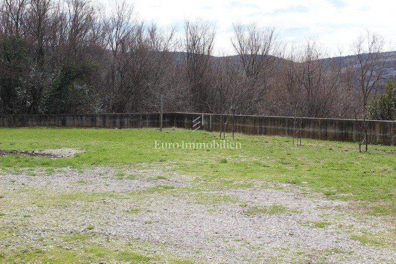 Grižane, casa in pietra con giardino 1200m2