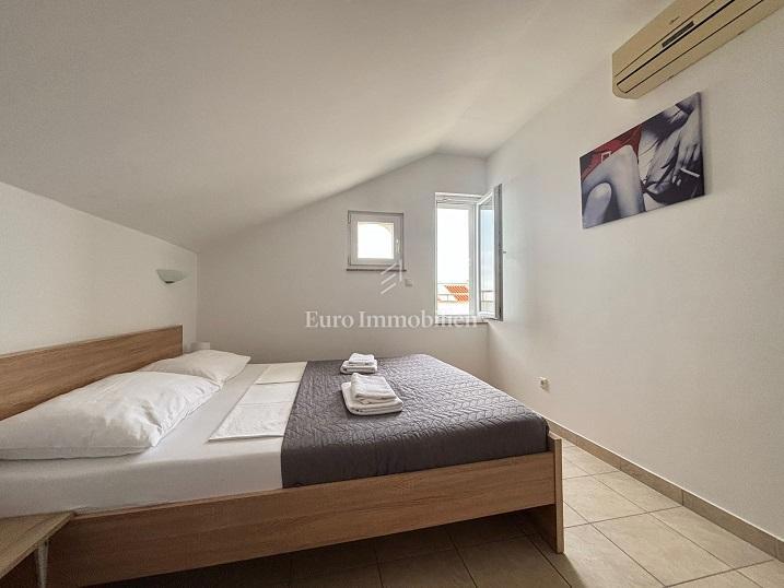 Novalja - appartamento su due piani con vista sul mare