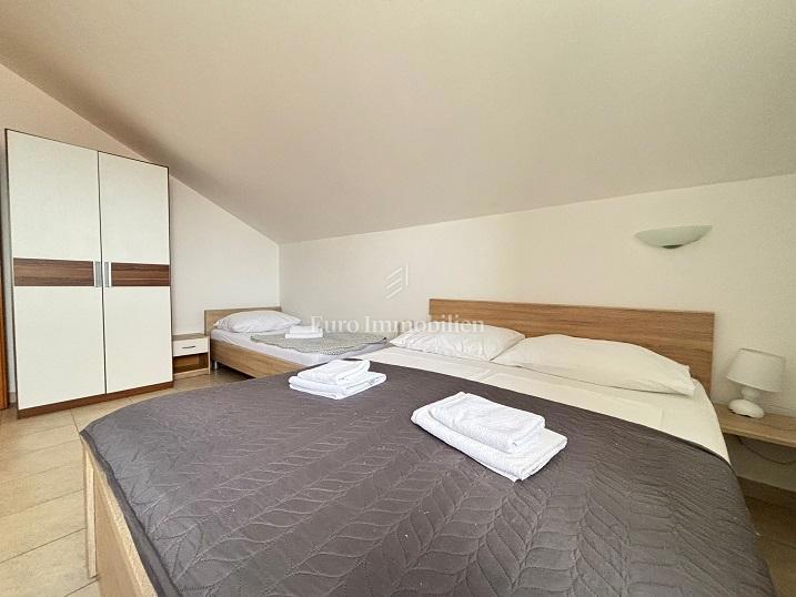 Novalja - appartamento su due piani con vista sul mare