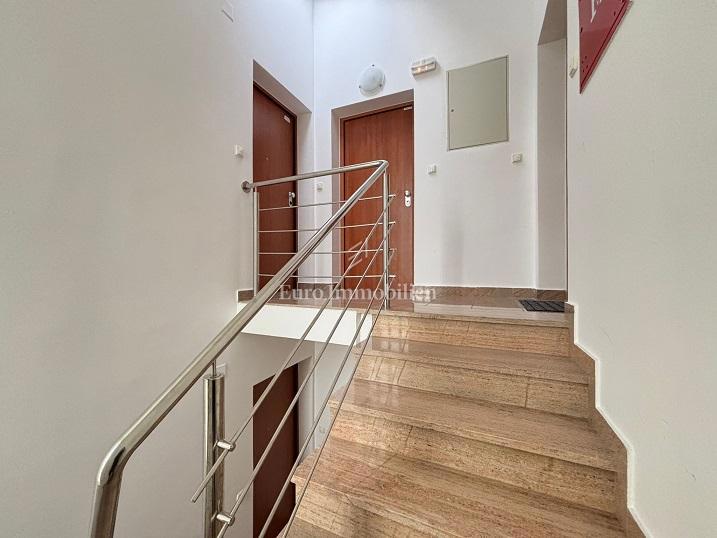 Novalja - appartamento su due piani con vista sul mare