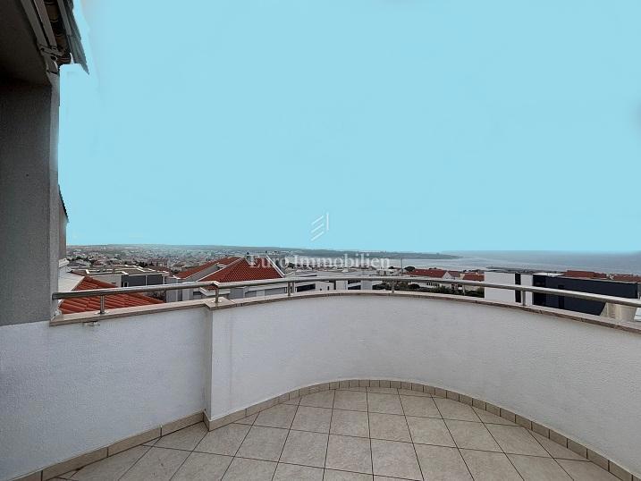 Novalja - appartamento su due piani con vista sul mare