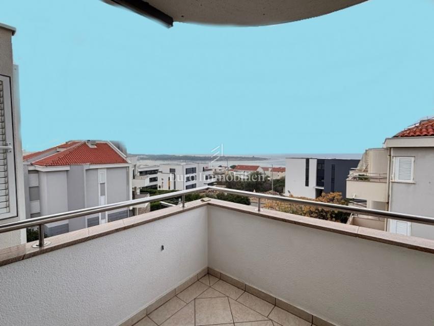 Novalja - appartamento su due piani con vista sul mare