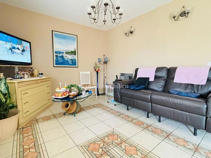 Novalja - piano terra di 3 appartamenti con giardino