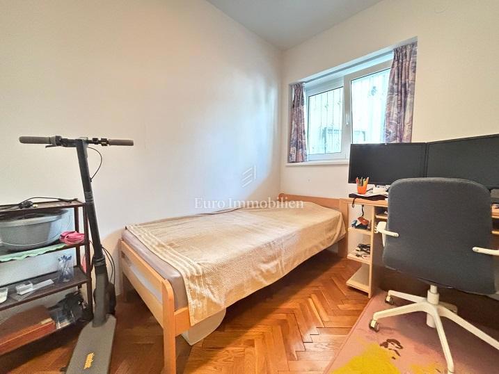 Novalja - piano terra di 3 appartamenti con giardino