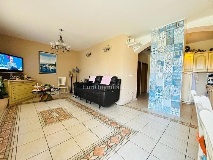 Novalja - piano terra di 3 appartamenti con giardino