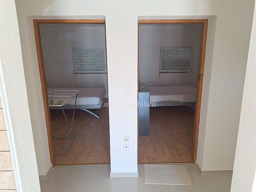 Pag - appartamento al piano terra con ampia terrazza