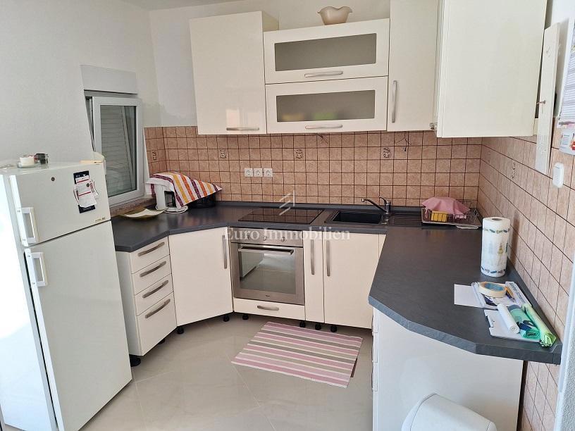 Pag - appartamento al piano terra con ampia terrazza