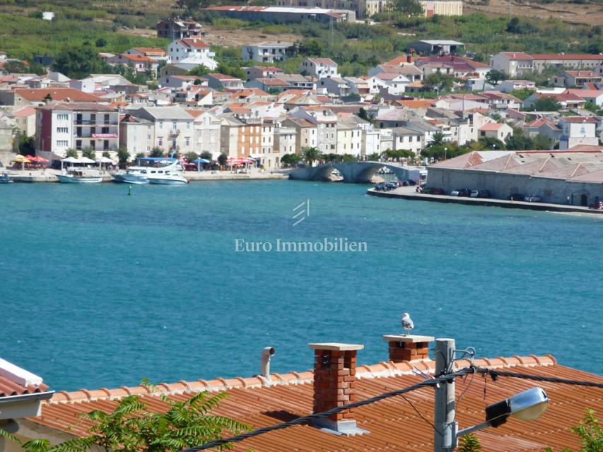 Pag - appartamento al piano terra con ampia terrazza