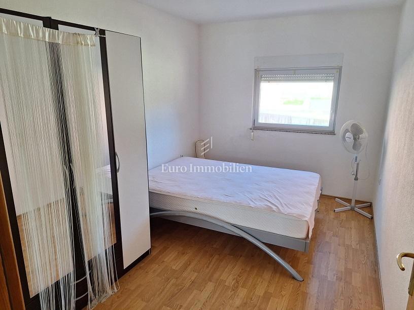 Pag - appartamento al piano terra con ampia terrazza