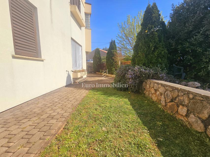 Appartamento al piano terra con ampio giardino